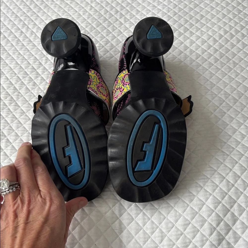 John Fluevog x Zandra Rhodes collab 2022 size 9 “Wiggle” mary janes like new - Picture 8 of 10